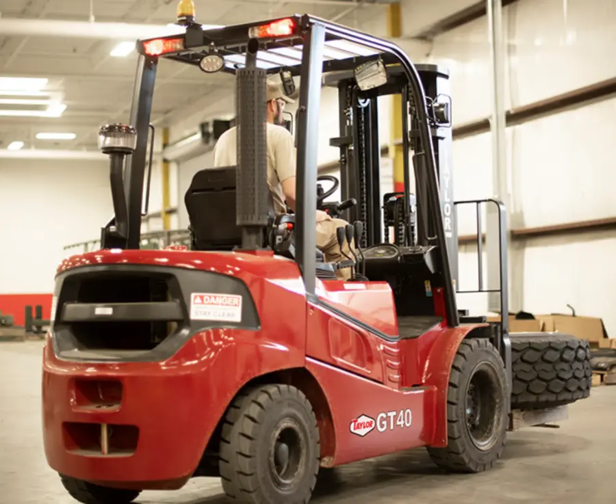 Taylor GT-40 GT Series Pneumatic Tire Forklift