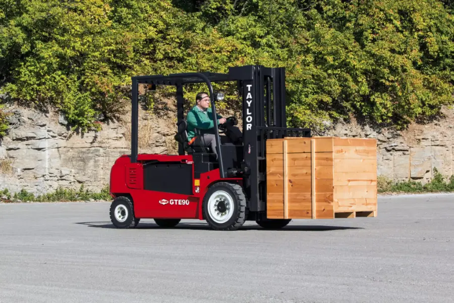Taylor GTE-90 Electric Pneumatic Tire Forklift Electric Lifts