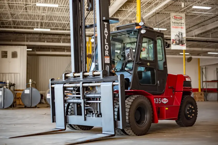Taylor GT-135 GT Series Pneumatic Tire Forklift