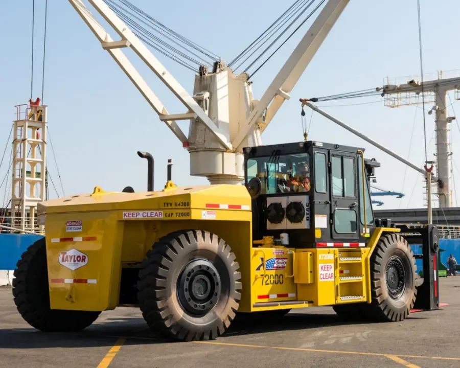Taylor X-720RR Rigger & RORO Pneumatic Tire Forklift